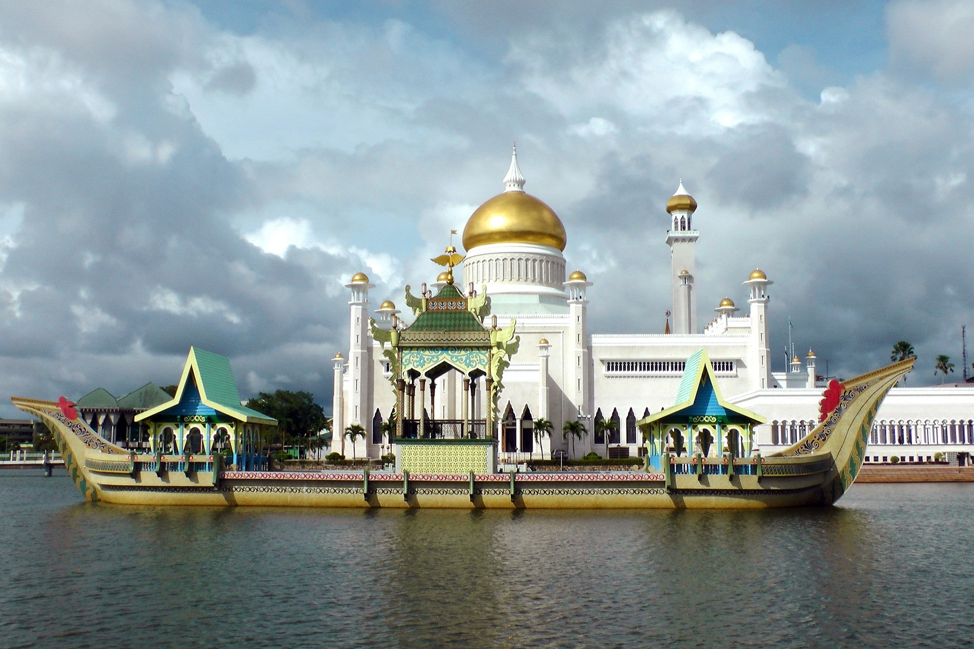 Ship Brunei Darussalam