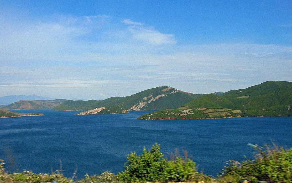 Lake Vau Dejes Shurdhah Island