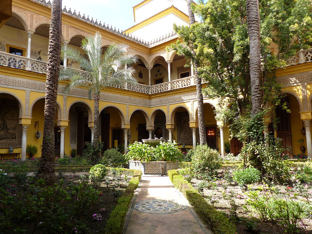 Courtyard Palacio De Las Dueaas Sevilla