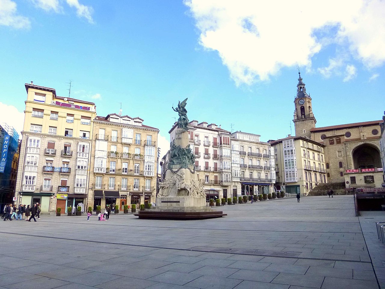 Vitoria   Plaza De La Virgen Blanca