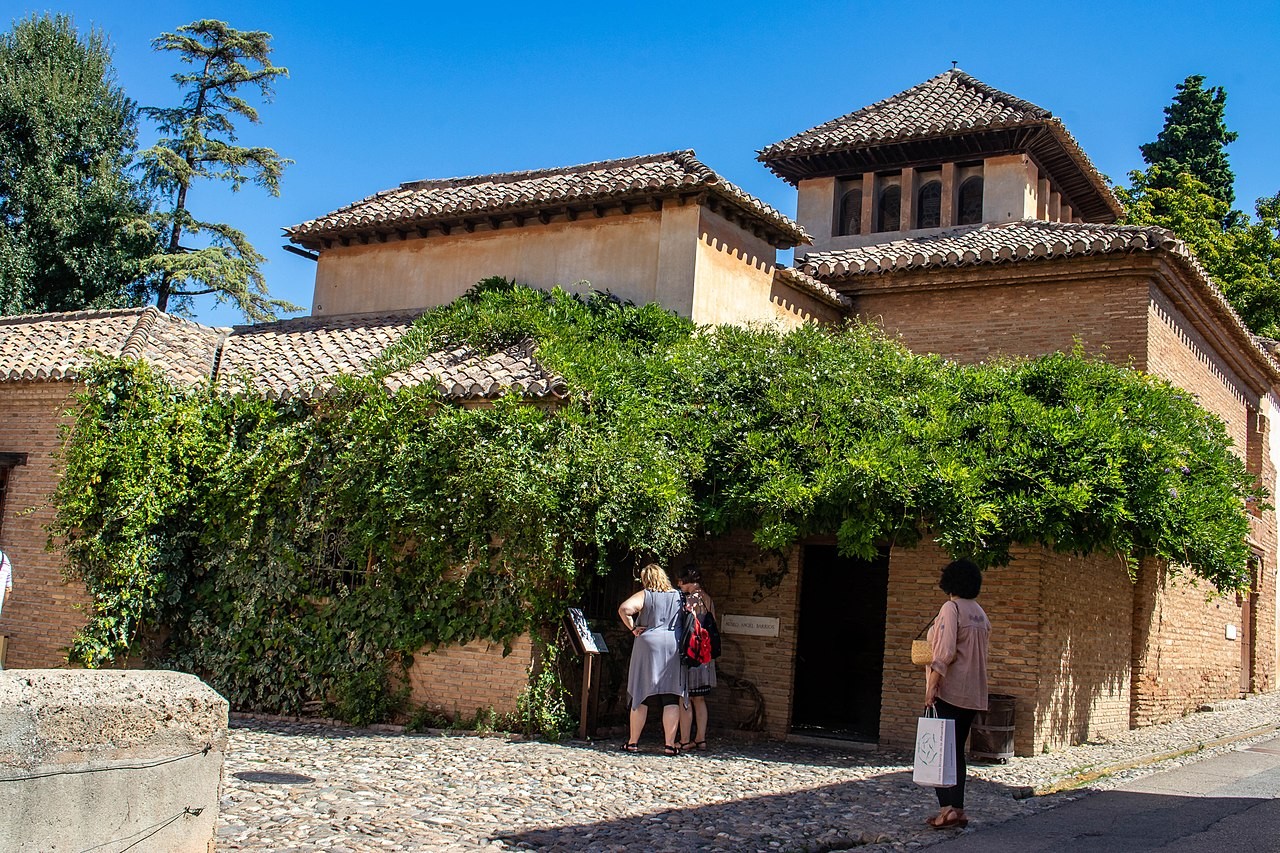 Banos De La Mezquita De La Alhambra