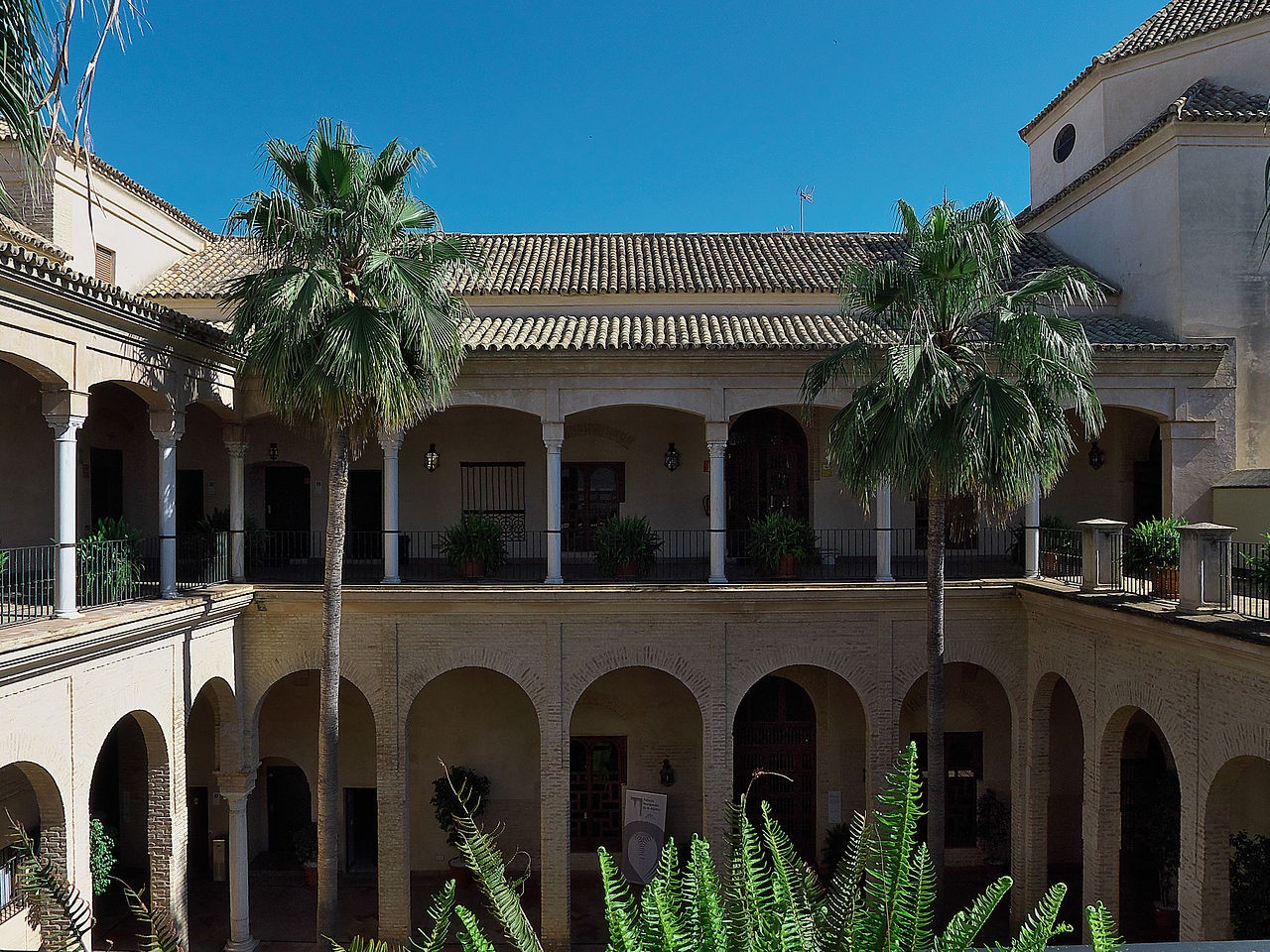 Palacio De Los Marqueses De La Algaba Sevilla. Patio