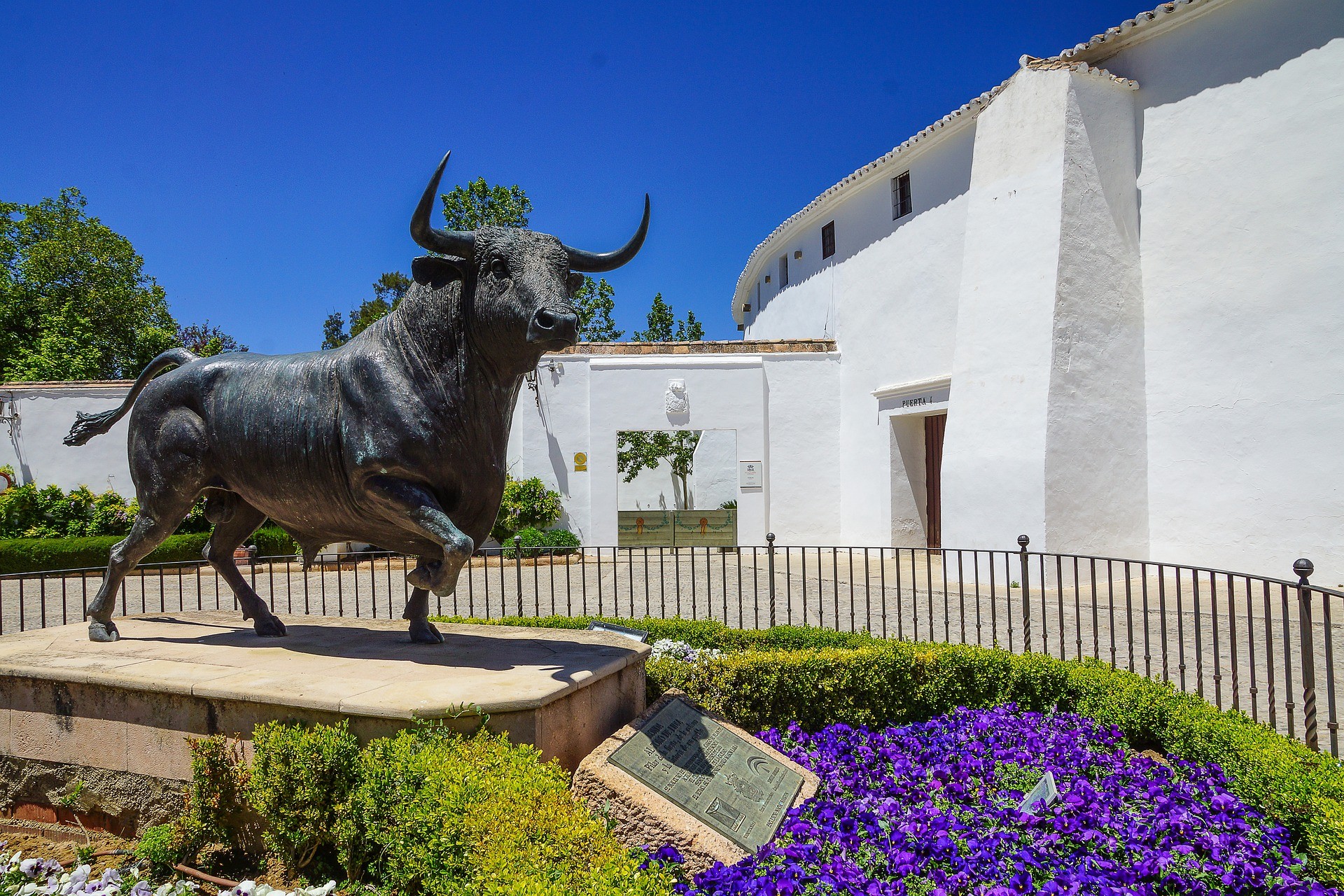 Statue Ronda Bullring