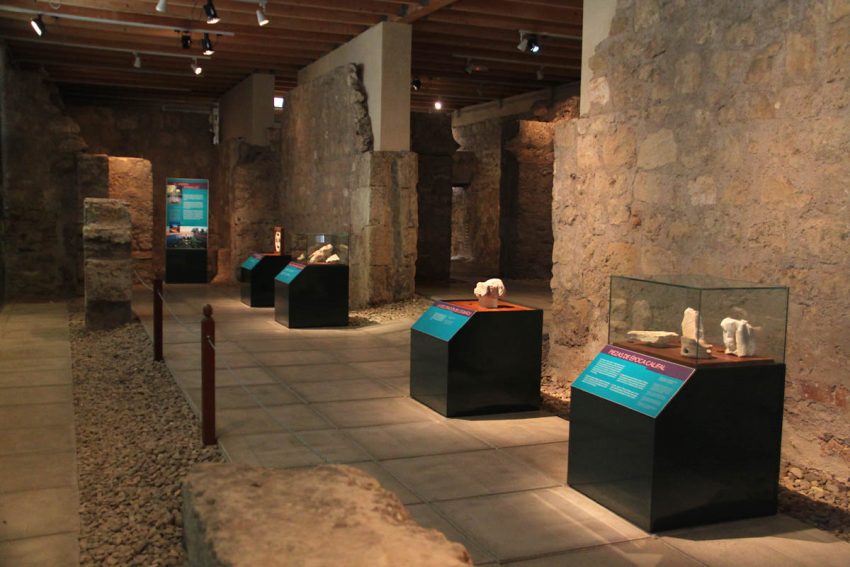 Displays in Caliphal Baths Cordoba 3