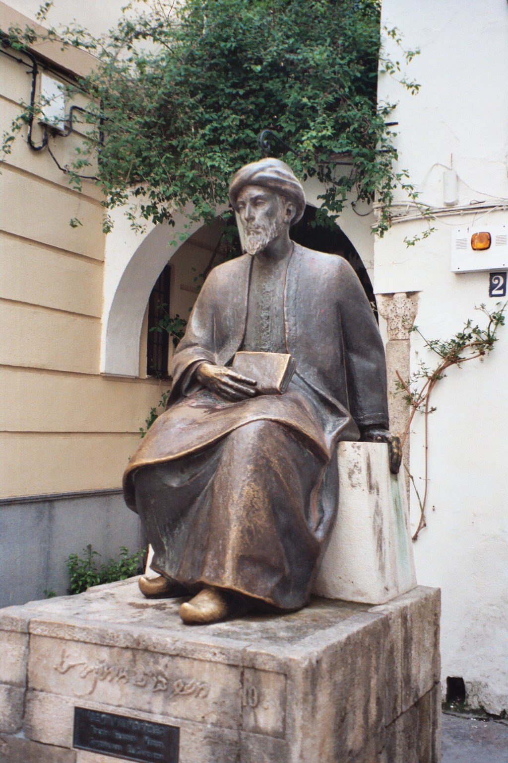 Maimonides Statue - Nomads Travel Guide