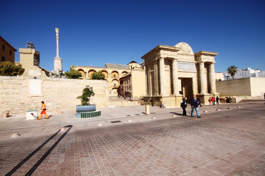 Triunfo de San Rafael Puerta del Puente  Cordoba