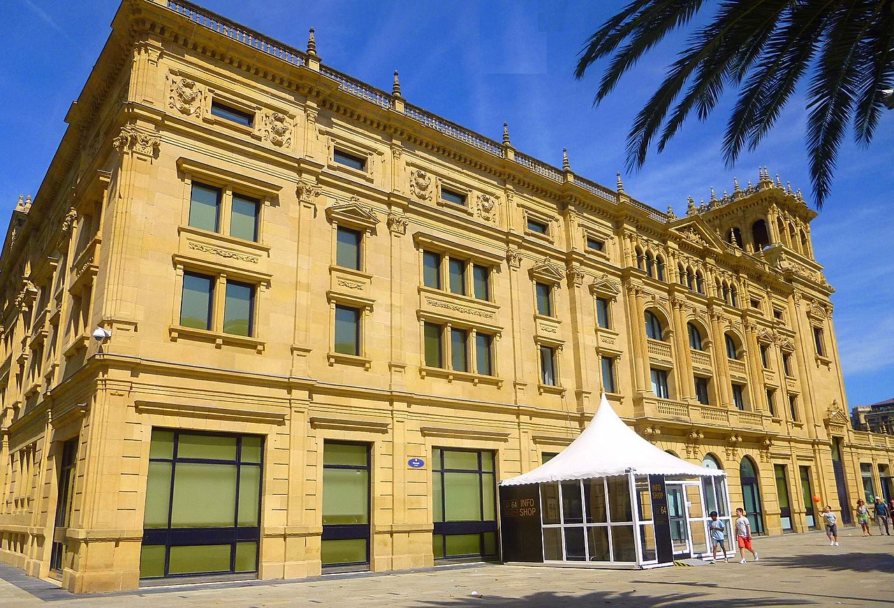 Exterior San Sebastian Teatro Victoria Eugenia