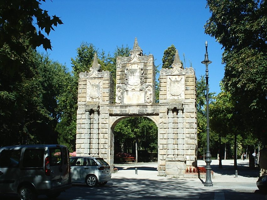 Arch in Taconera Park, Pamplona