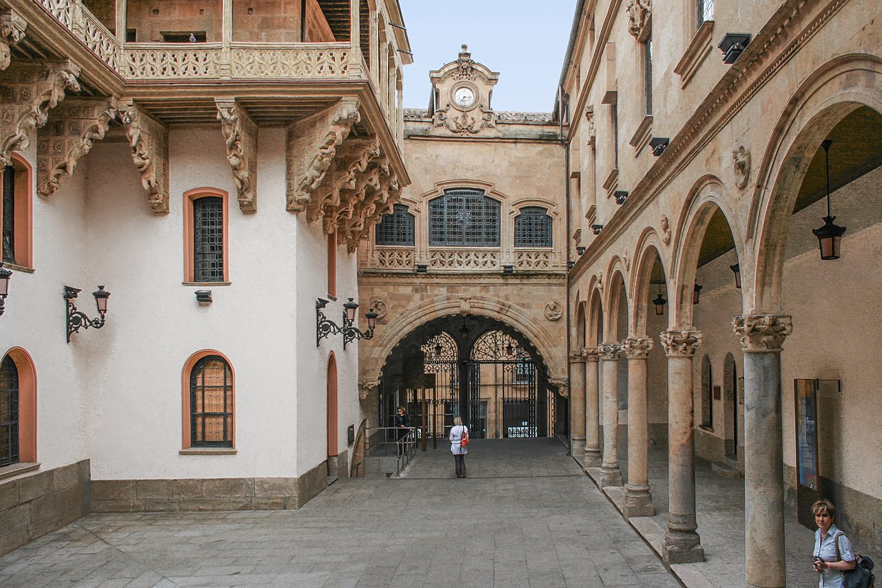 Palacio De La Salina Courtyard 2
