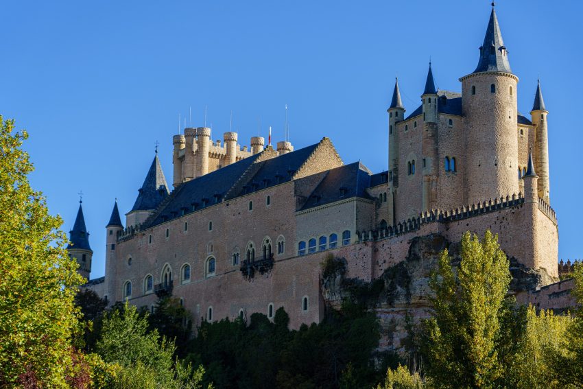 alcazar of segovia