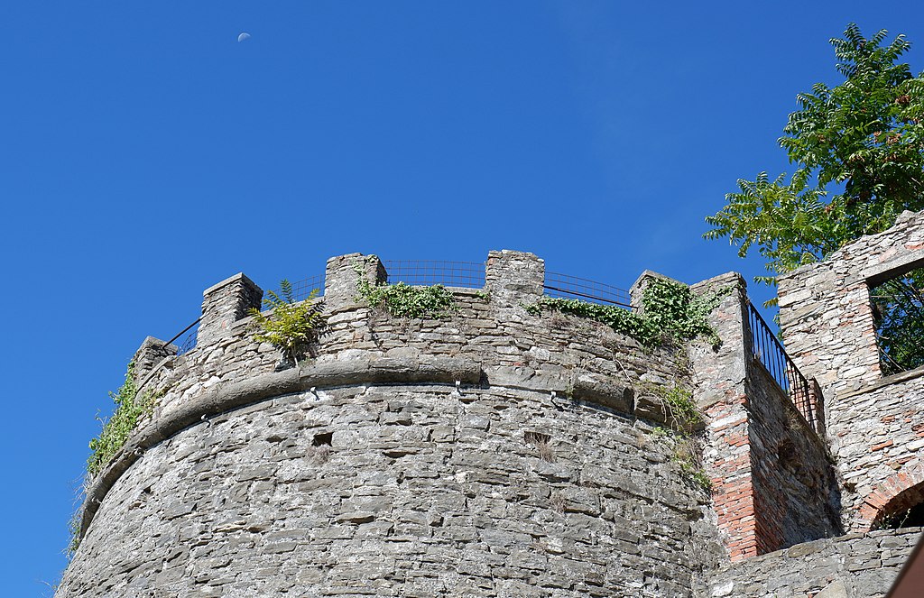 Il Castello Di Berganmo In San Vigilio