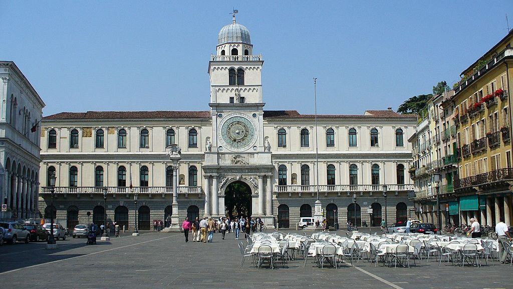 Piazza Dei Signori E1714519158313