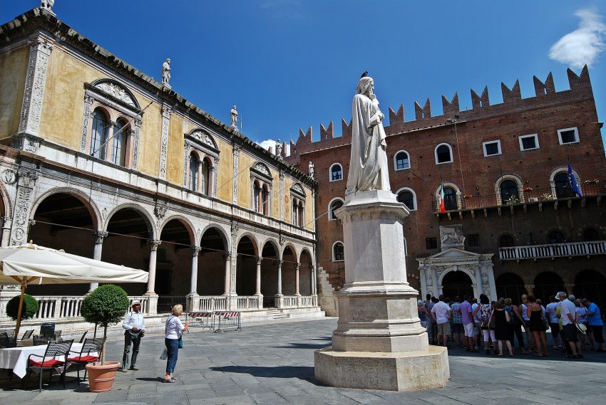 Piazza dei Signori, Verona