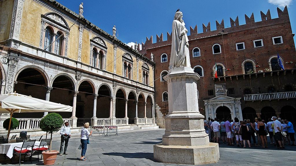Verona Piazza Dei Signori E1714519209691