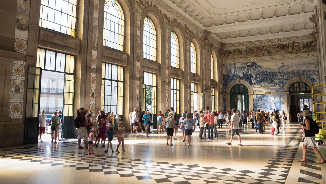 Sao Bento Station E1714449723154