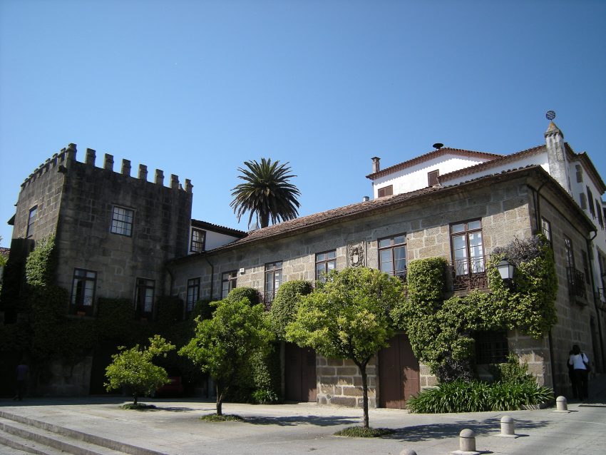 Casa e Largo dos Laranjais