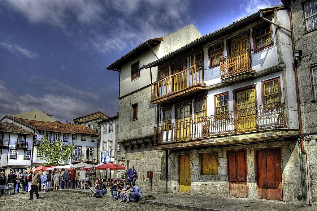 Edificios Na Praca De Santiago