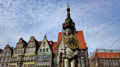 Self Guided Walking Tour of Bremen (with Maps!)-new