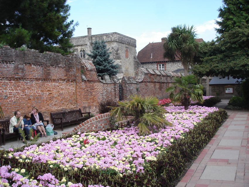 Chichester   Bishops Palace Garden
