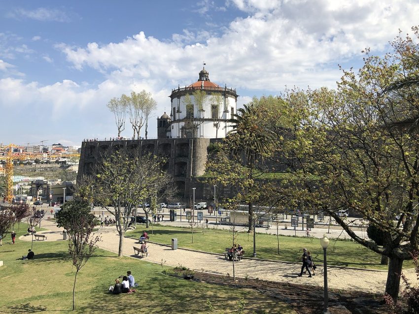 Jardim do Morro and Monastery of Serra do Pilar
