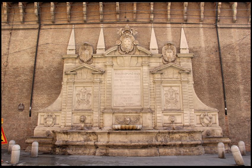 Bologna Fontana Vecchia