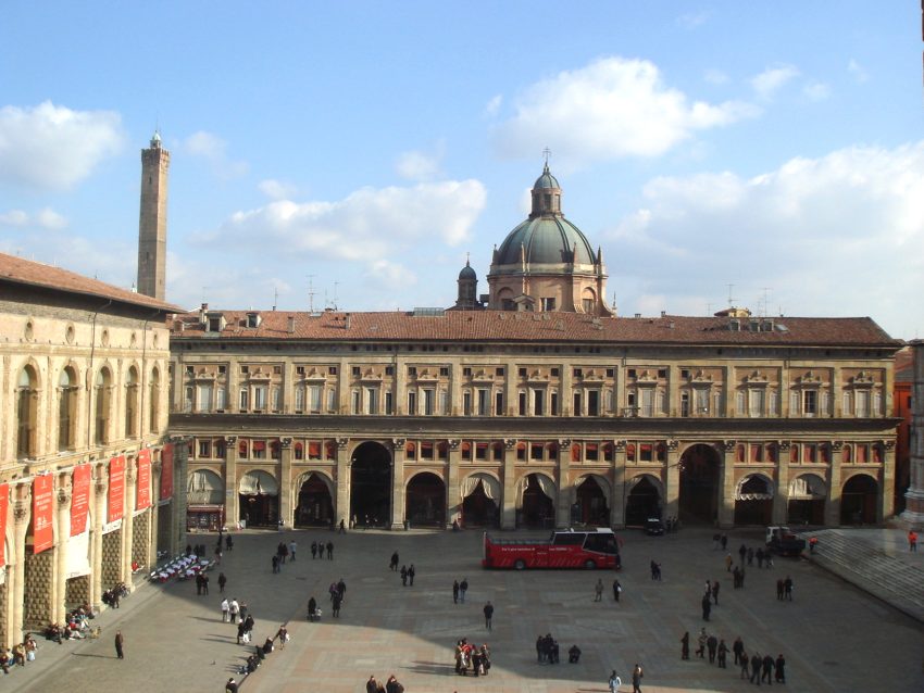 Bologna Palazzo dei Banchi