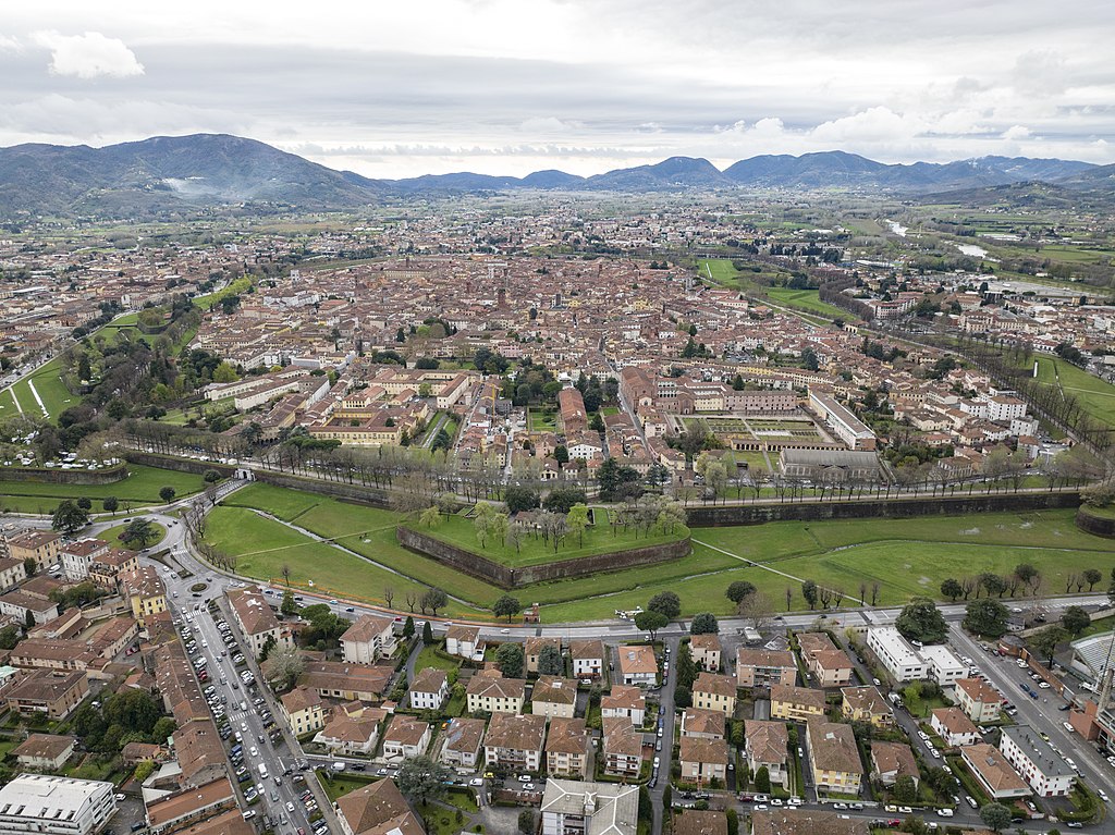Italy   Lucca