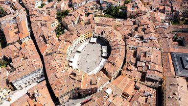 Lucca Piazza Dell’Anfiteatro