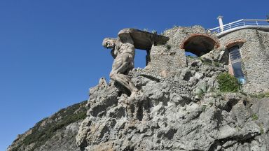 Il Gigante Di Monterosso