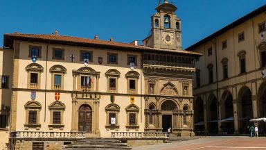 Arezzo - Piazza Grande - Palazzo Della Fraternità Dei Laici
