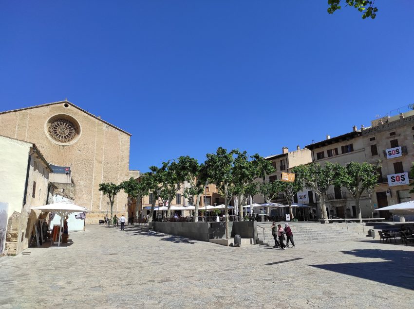Placa de lesglesia de Nostra Senyora dels Angels de Pollenca