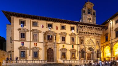 Walking Tour of Arezzo in Tuscany (with Maps!)-new