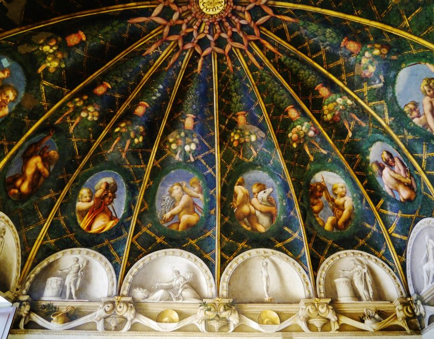 Parma San Paolo Camera del Correggio Soffitto