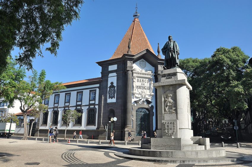 Statue of Joao Goncalves Zarco