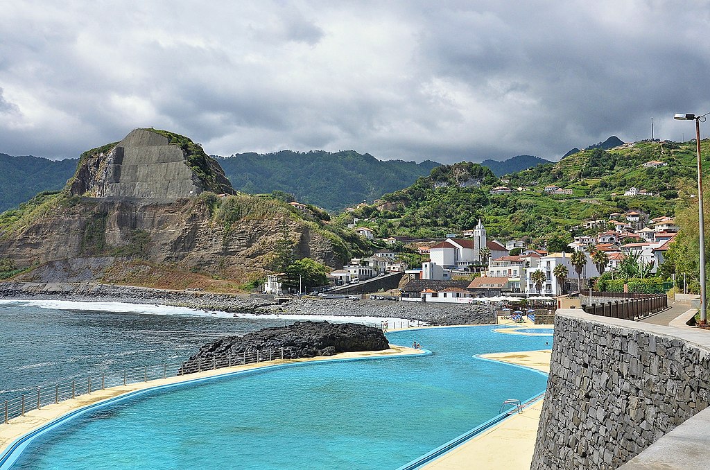 Porto Da Cruz Swiming Complex