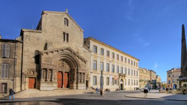 1280px-Arles Eglise Saint Trophime