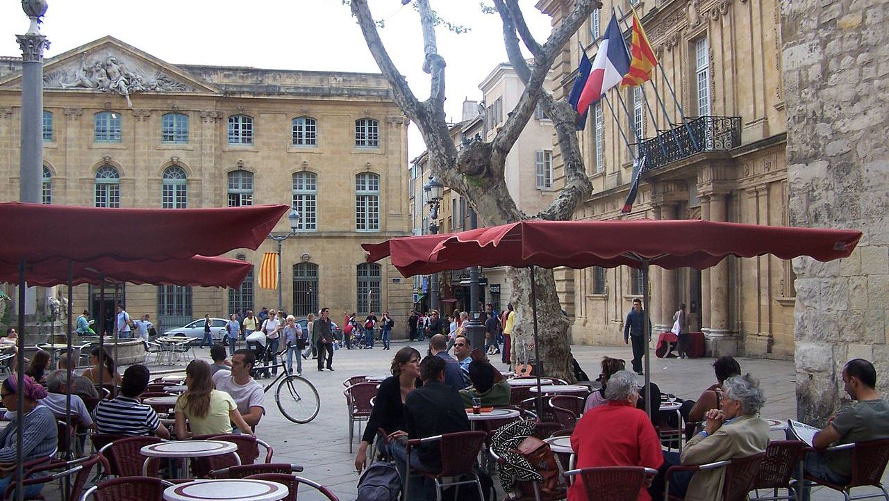 Place De LHotel De Ville Aix En Provence E1714484433779