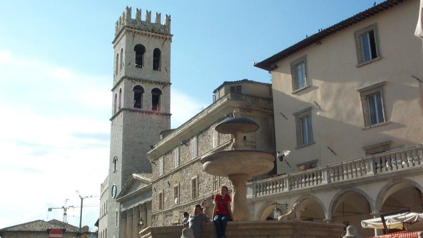 Assisi   Palazzo del capitano del popolo