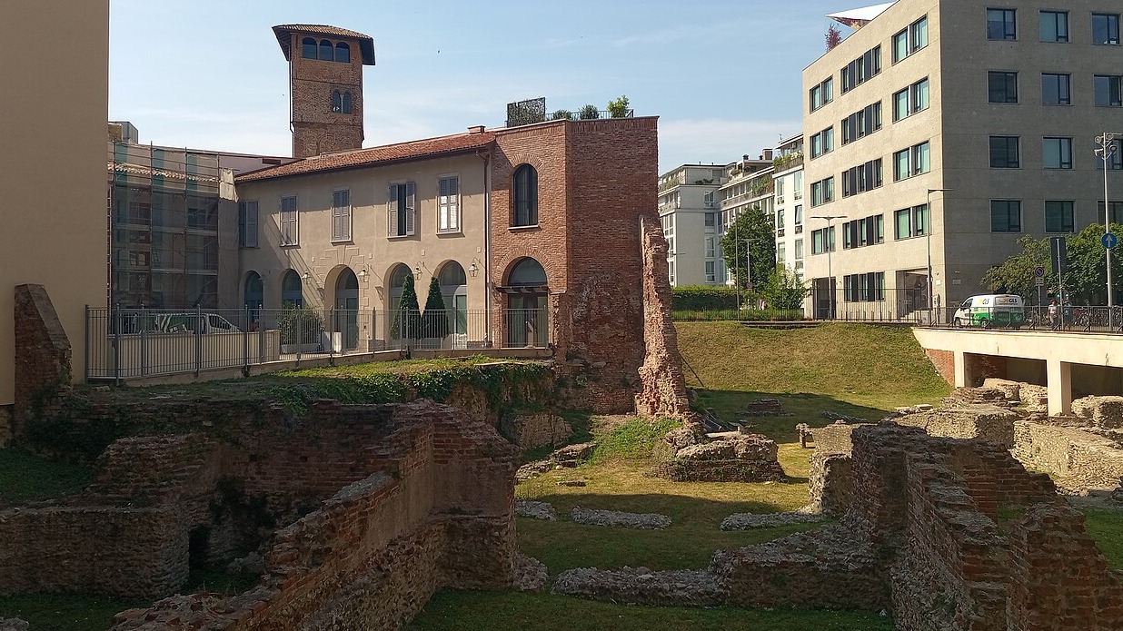 Milano   Palazzo Imperiale Romano Di Milano