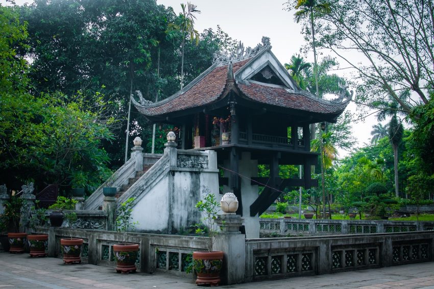 one pillar pagoda