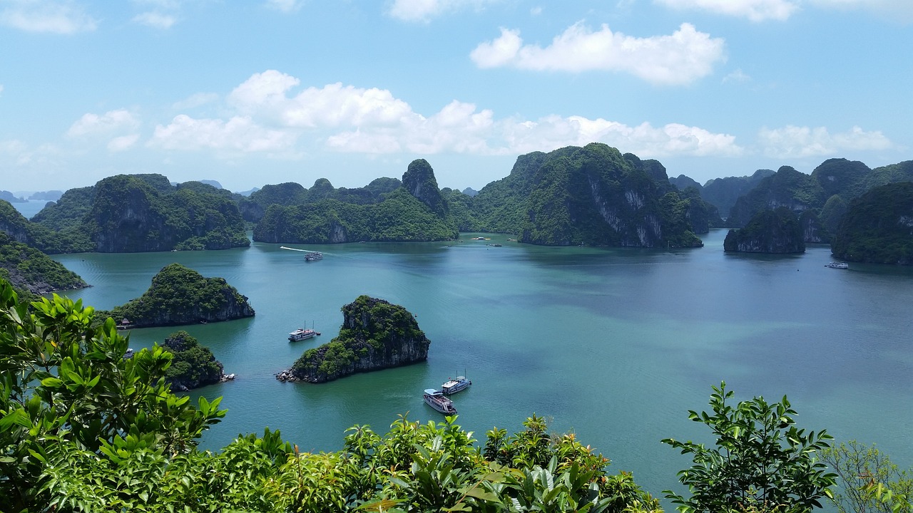 Vietnam Halong Bay