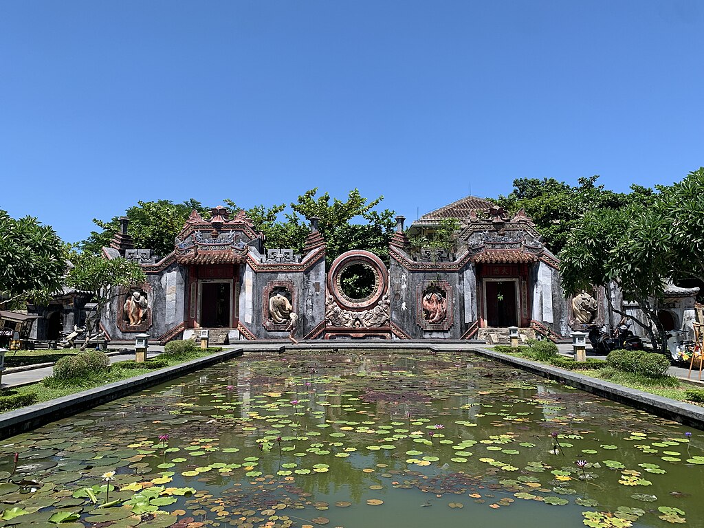 Ba Mu Temple Gate