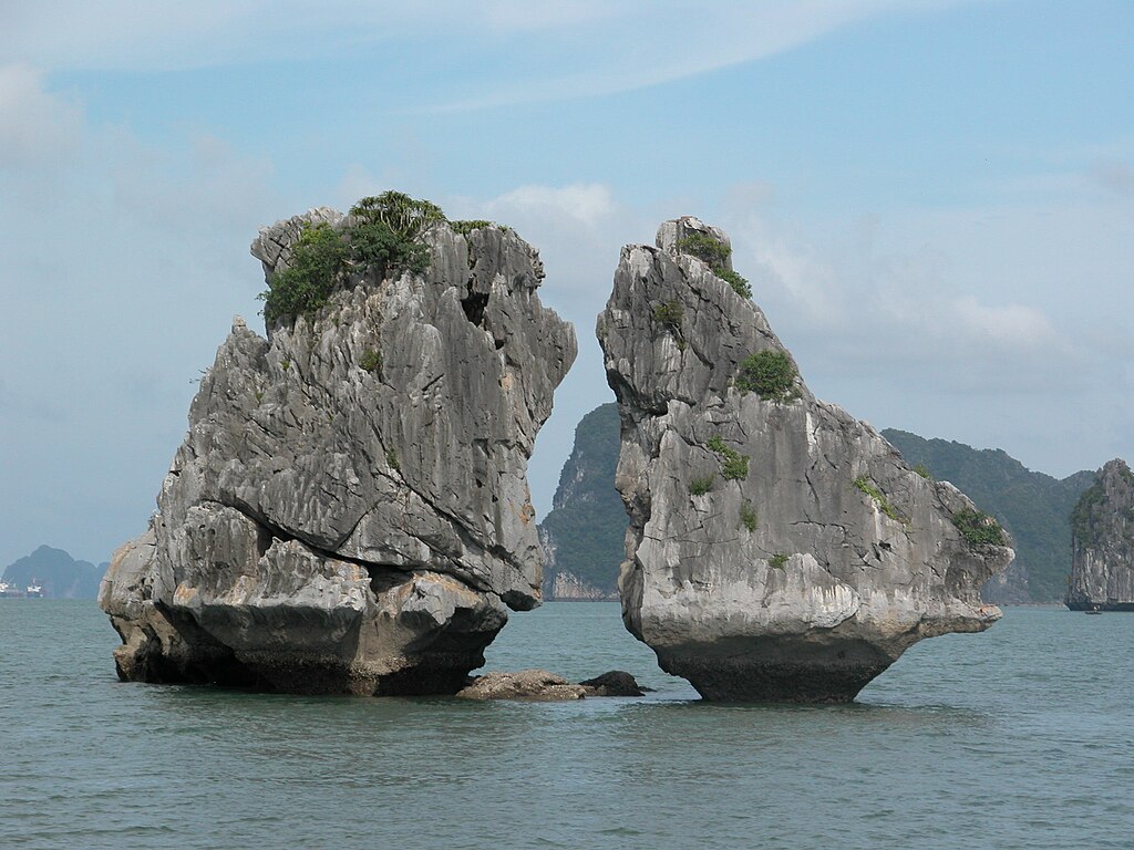Ha Long Bay The Kissing Rocks