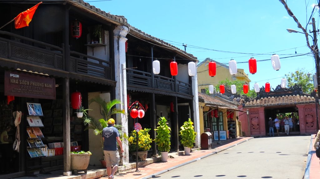 Phung Hung Old House