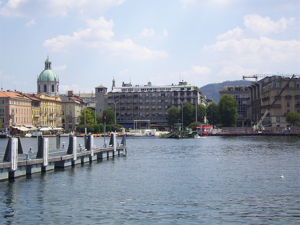 Piazza Cavour Como