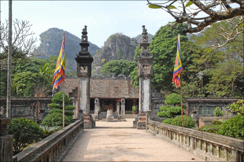 Temple Dinh Tien Hoang Hoa Lu