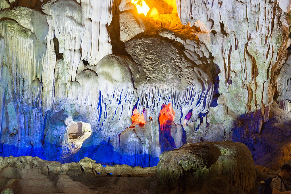 Thien Cung Cave