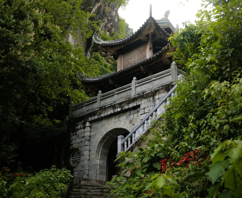 Am Tien Pagoda Cave