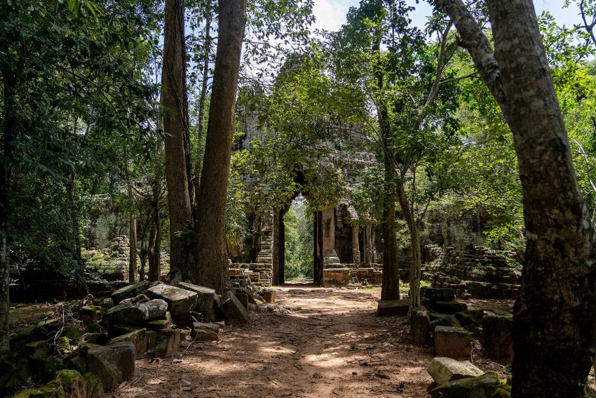 Angkor Thom east gate eastern approach