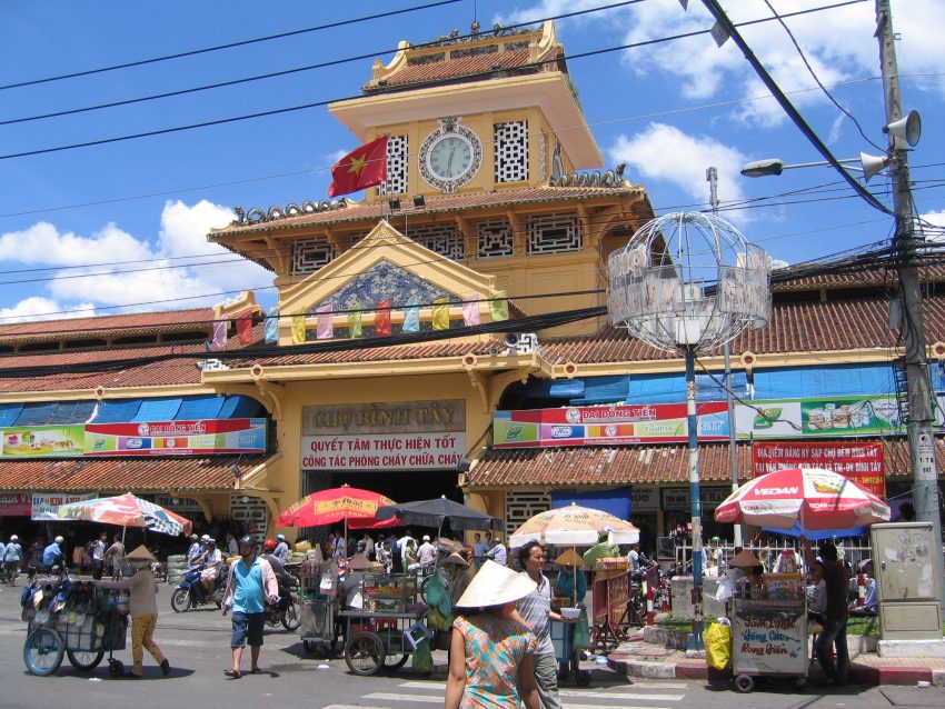 Binh Tay Market